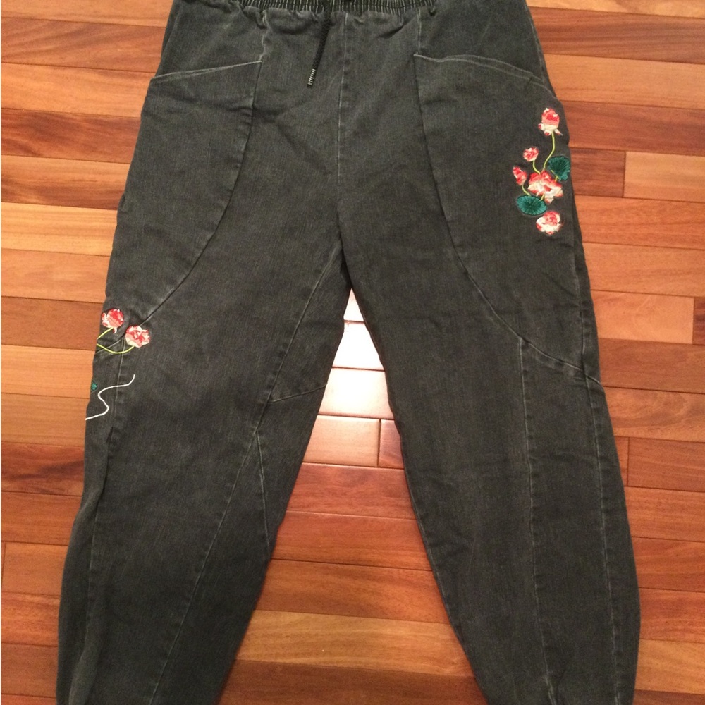 PRICE DROP! Baggy Embroidered Black Jeans